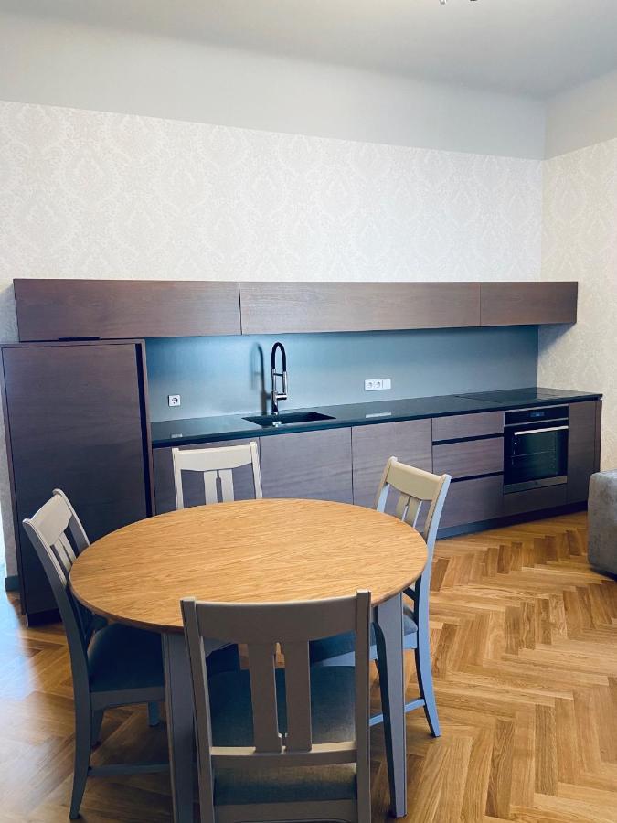 Roze Republikas Apartments Liepaja Exterior photo